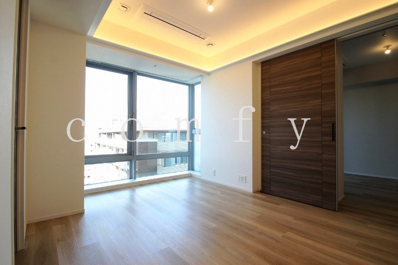 居室・リビング　床暖房入りのリビング