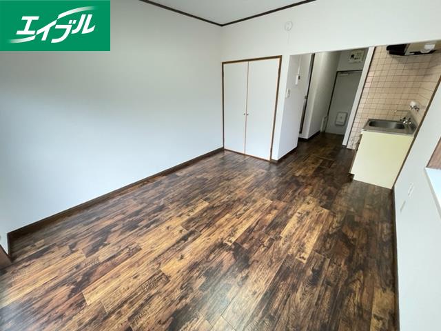 居室・リビング　現況優先。