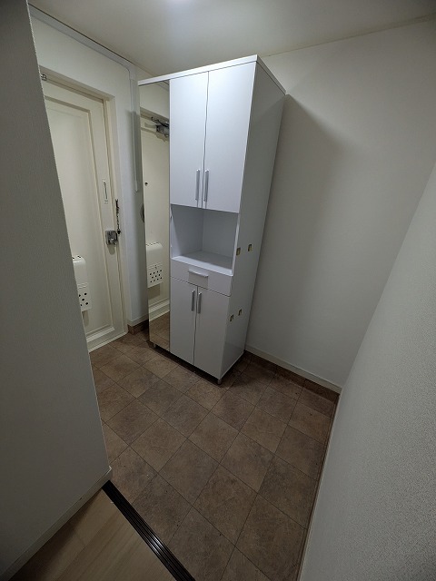 玄関　同物件別号室のものです。