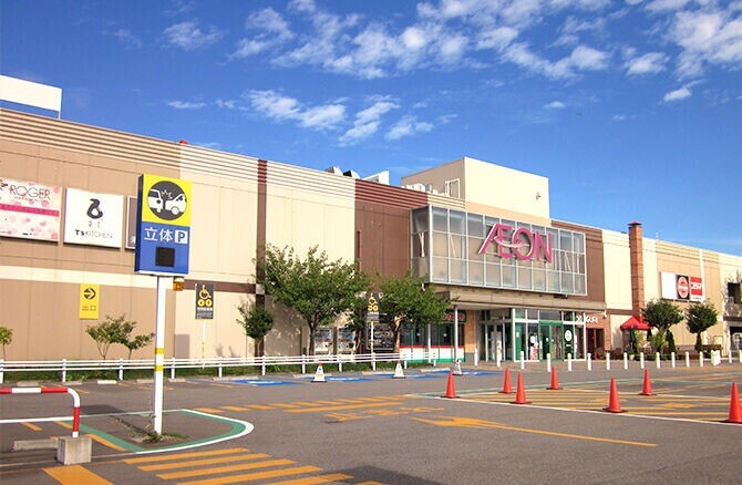 ショッピングセンター　イオン札幌西岡ショッピングセンター（ショッピングセンター）まで930m