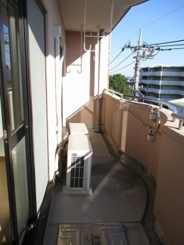 バルコニー　図面と現状に相違がある場合には現状を優先