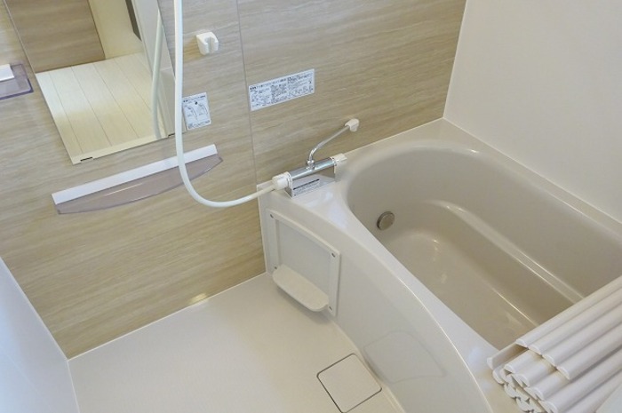 バス・シャワールーム　追い焚き給湯式浴室 浴室換気乾燥機付