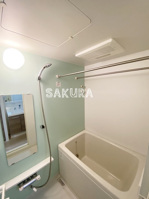 バス・シャワールーム　追い焚き・浴室乾燥機付き♪