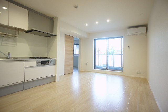 居室・リビング　うれしい！インターネット使用料無料なお部屋です。