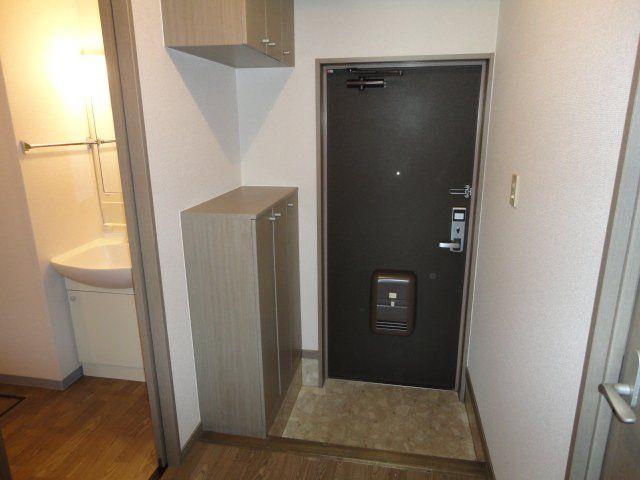 玄関　玄関(人感センサーライト)