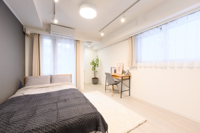 居室・リビング　家具付き居室