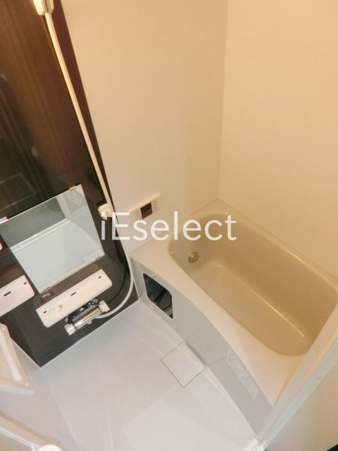 バス・シャワールーム　追い焚き付きのバスルーム