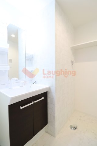 洗面設備　独立洗面台で身支度をすべて済ませてしまいましょう