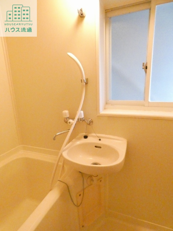 洗面設備　※別号室の写真です