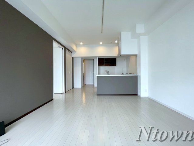 その他　ゆったり過ごせる居間です