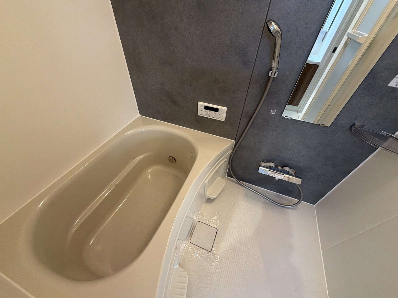 バス・シャワールーム　※別部屋参考写真