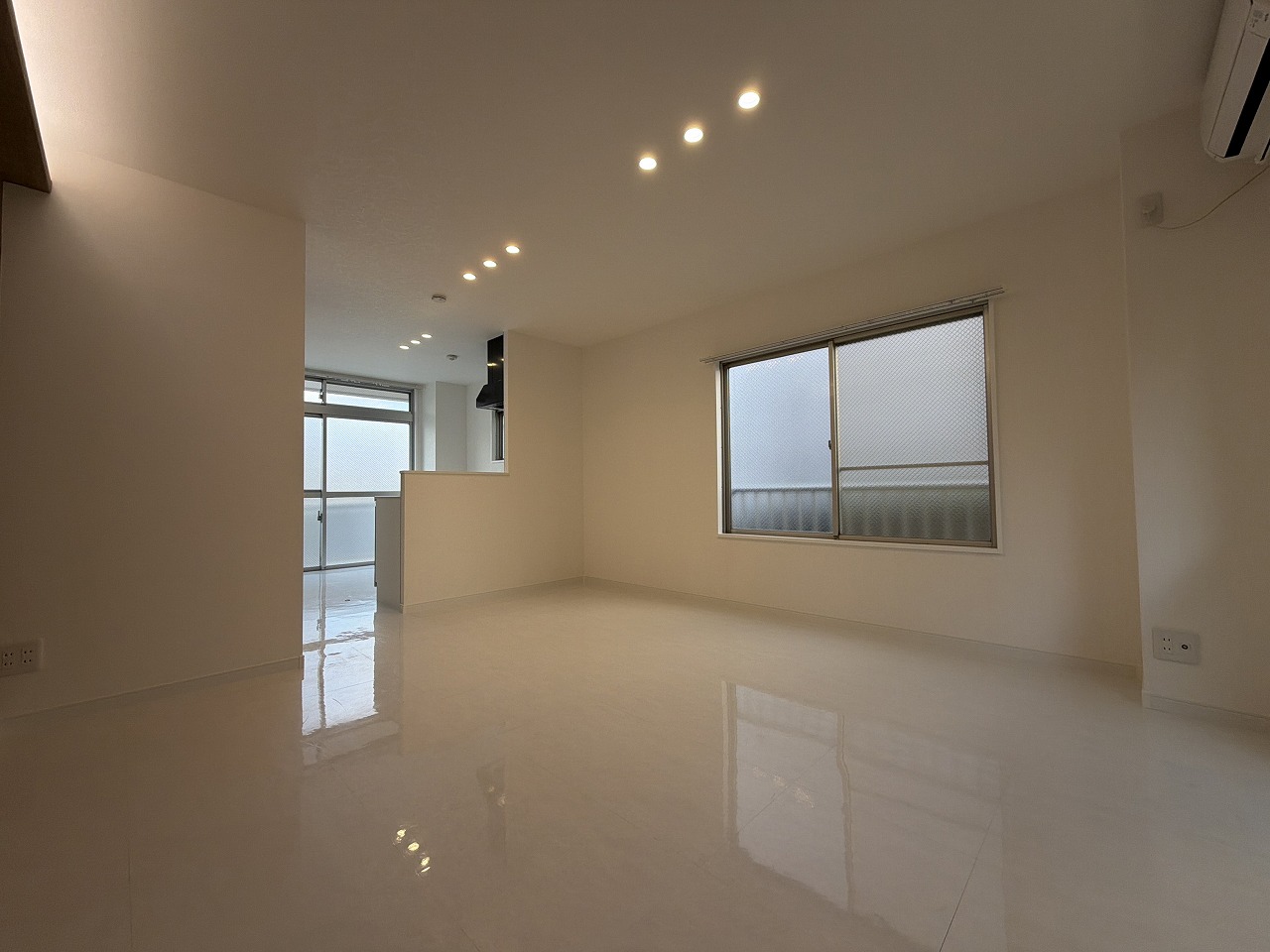 居室・リビング　※別部屋参考写真