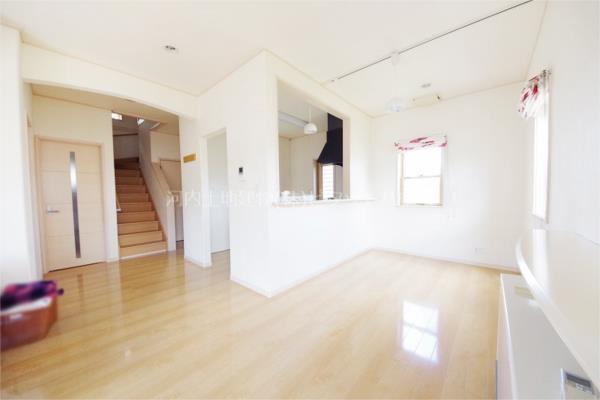 居室・リビング　※ロールカーテンは無償貸与