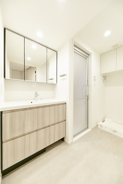 洗面設備　※写真は同タイプ住戸です。