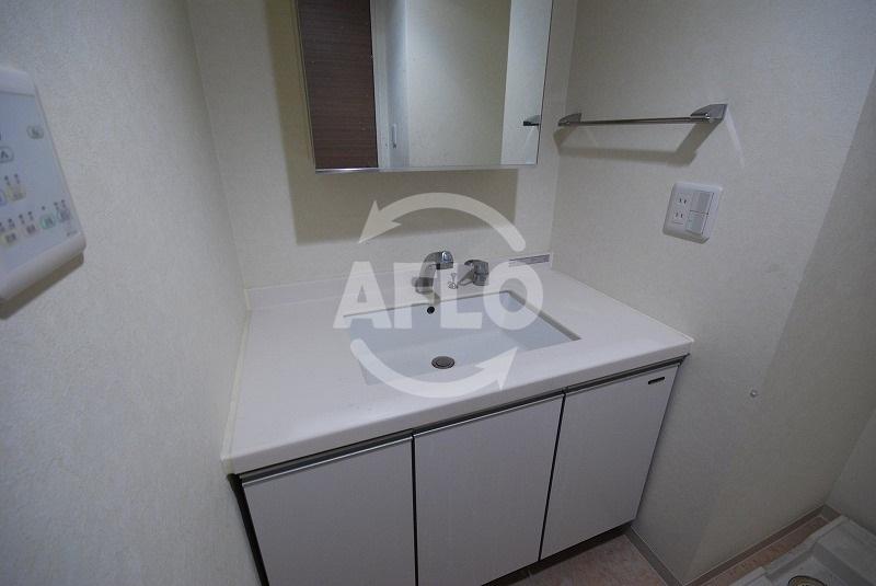 洗面設備　レジディア心斎橋ウエスト