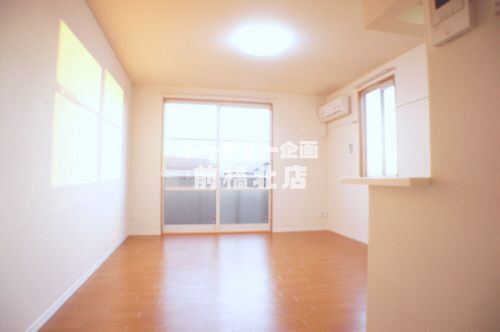 その他部屋・スペース　角部屋＆2面採光で明るい！外気温の影響を受けやすいかも