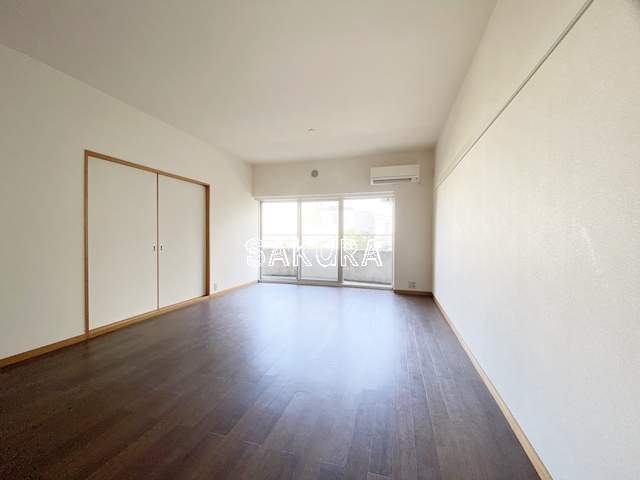 居室・リビング　開放感のあるゆったりとしたお部屋です♪