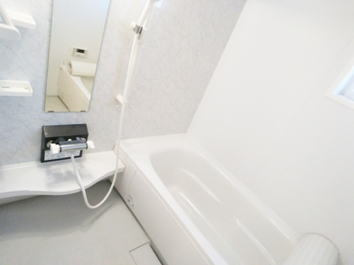 バス・シャワールーム　追い焚き・浴室乾燥付きです。