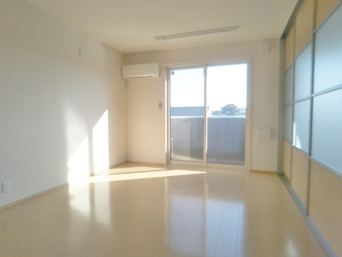 その他部屋・スペース　リビングとフラットです。