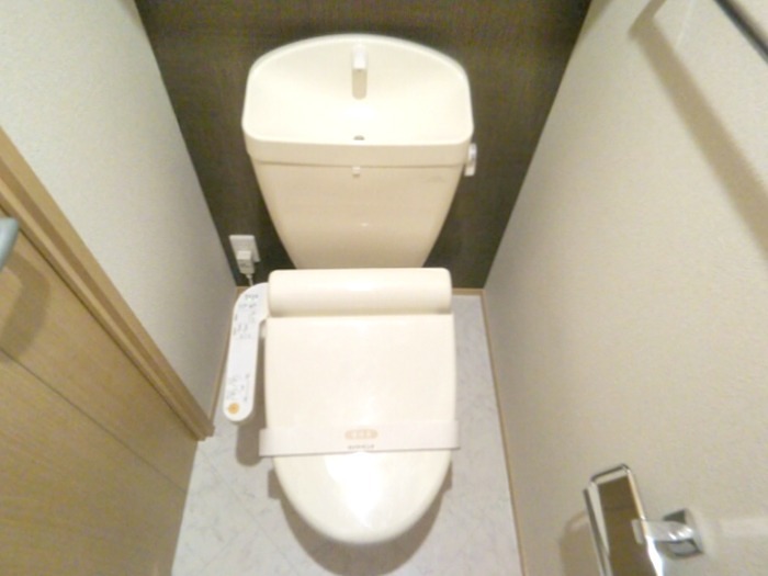トイレ　ウォシュレット完備です。