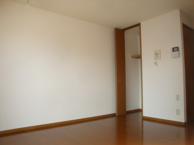 居室・リビング　参考、同建物・反転間取りの号室