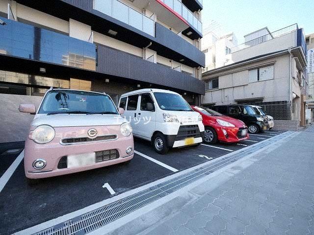 駐車場　駐車場