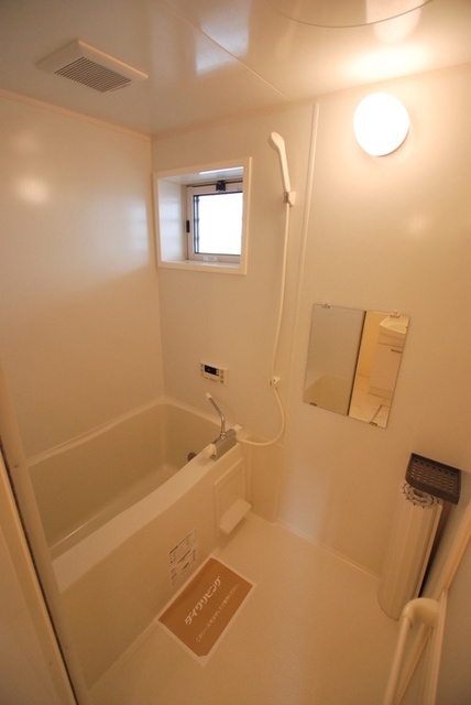 バス・シャワールーム　２０５　浴室