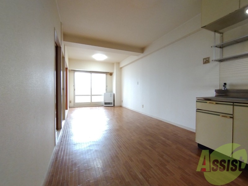 居室・リビング　広くてキレイなお部屋が広がっていて、充実した生活が送れそう。