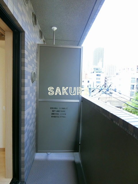 バルコニー　暖かな日差しのふりそそぐバルコニー♪