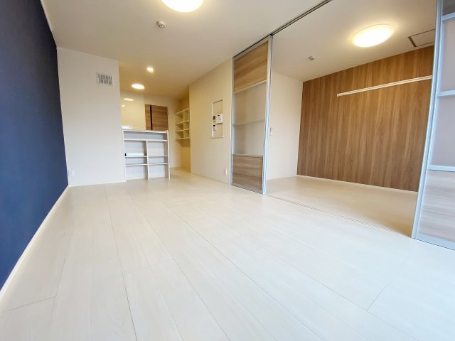 居室・リビング　別号室の参考写真です。