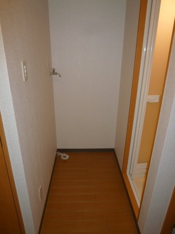 玄関　床色は修理状況により異なります。現況優先