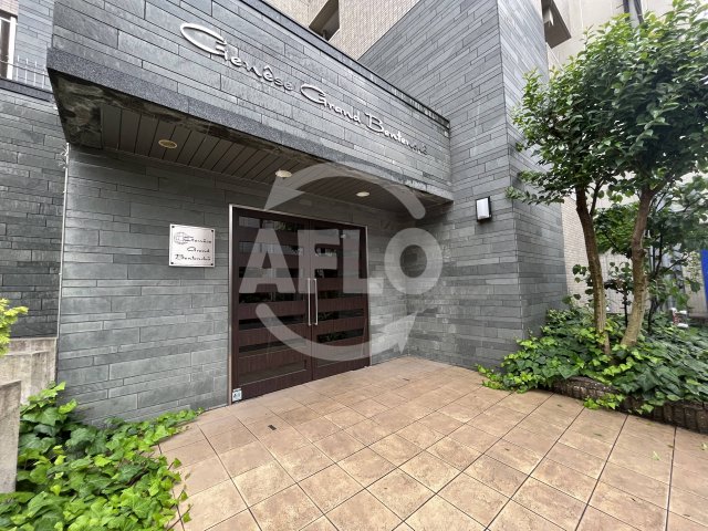 エントランス　ジュネーゼグラン弁天町　エントランス