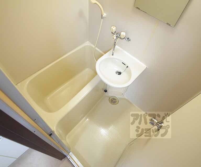 バス・シャワールーム　きれいなお風呂ですね