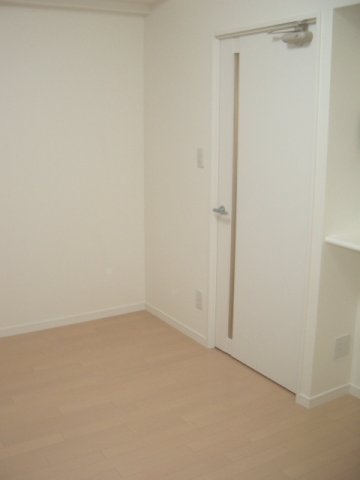 居室・リビング　コンパクトで使いやすい洋室です