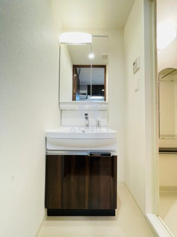 洗面設備　同マンション別部屋参考写真