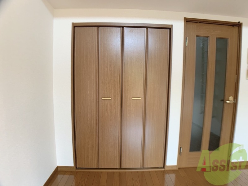 収納　クローゼットはこちらです。荷物などはこちらにどうぞ。