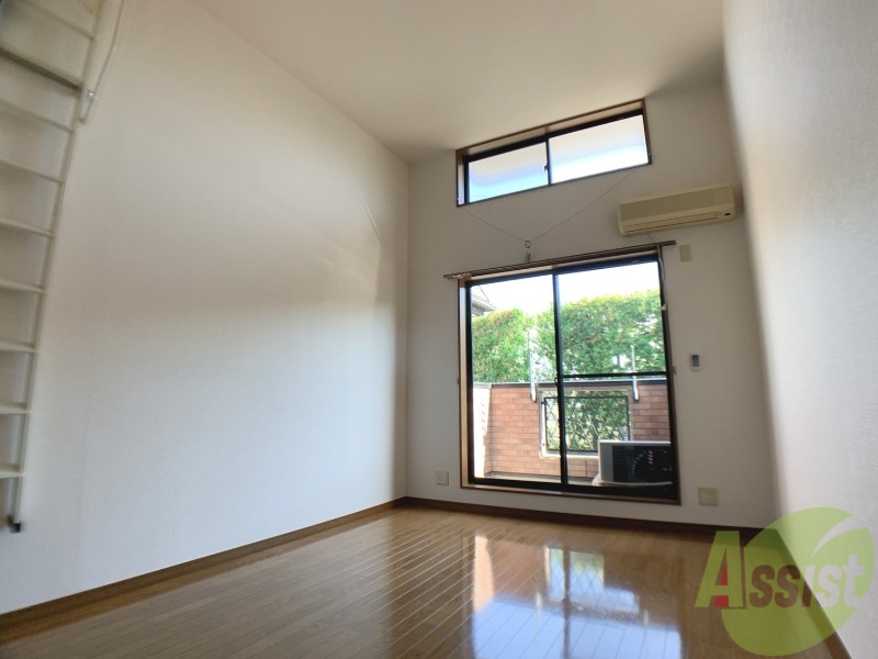 その他部屋・スペース　洋室を別角度から撮影しました。イメージを掴んでください。