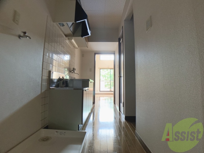 玄関　玄関から撮影しました。お部屋の明るさが伝わりますか。