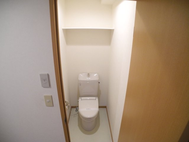 トイレ　※室内画像は別号室のもの
