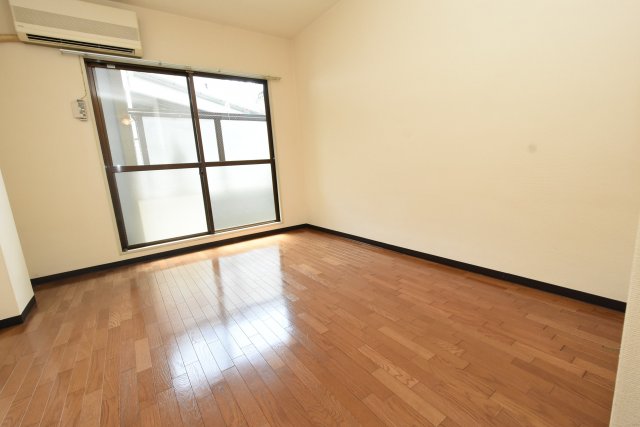 居室・リビング　エアコン付きで初期費用を抑えられます♪