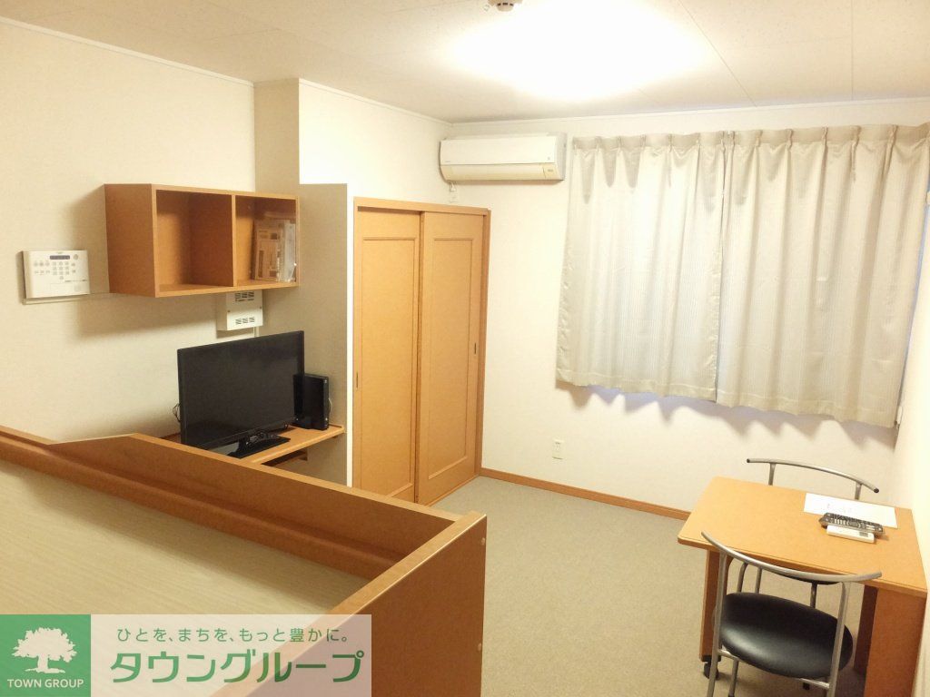 居室・リビング　家具家電設置済みのお部屋です。