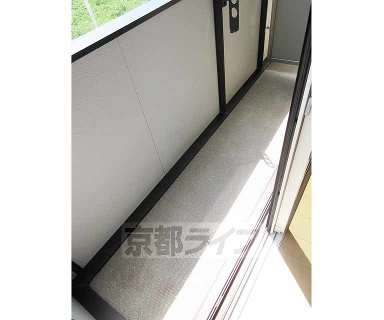 バルコニー　物干し竿を置くアームも附属しています！