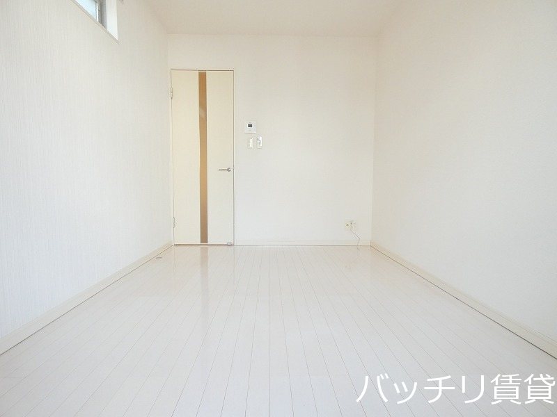 居室・リビング　同型イメージの為、現状を優先致します