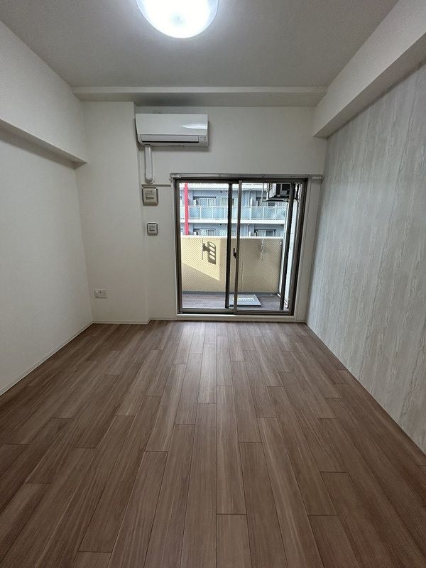 居室・リビング　同物件別部屋写真