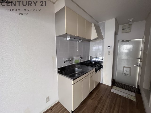 キッチン　壁付けキッチンでスペースを最大限有効活用できます！