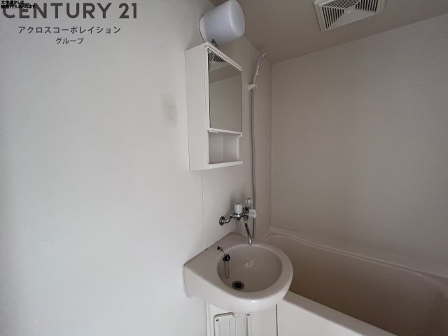 洗面設備　浴室内に洗面台がついてます！