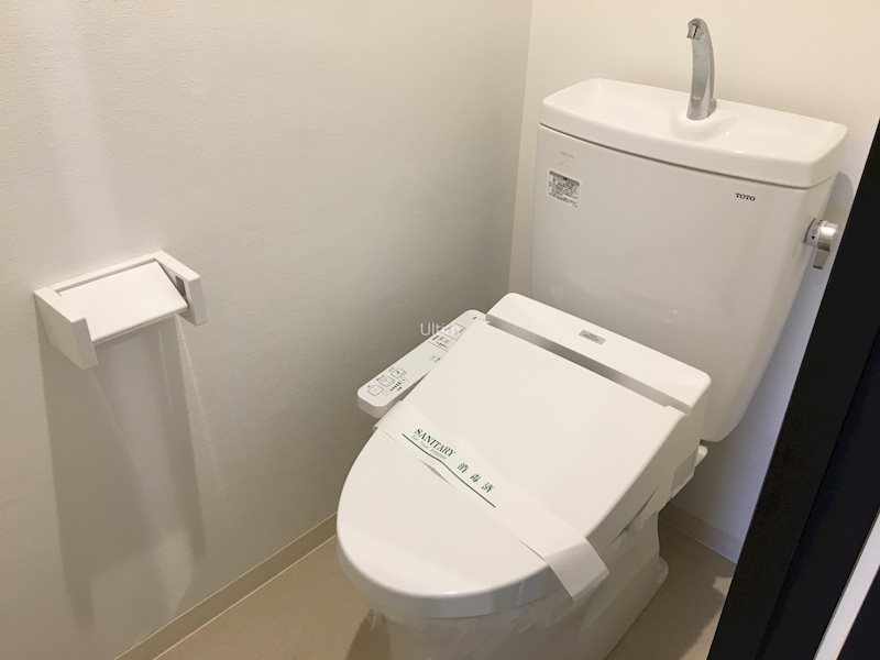 トイレ　※別のお部屋のお写真です。参考までに。