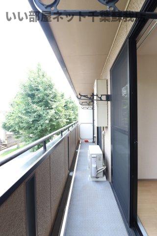 バルコニー　外からの目が気にならないバルコニーで洗濯物が干せます