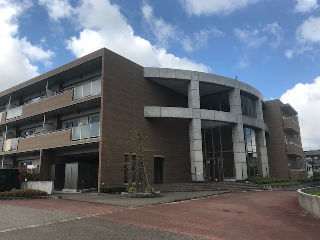 建物外観　鉄筋コンクリート造のマンション！