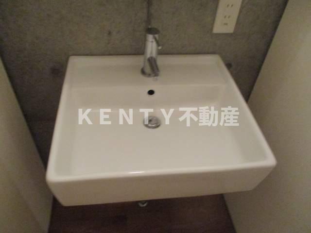 洗面設備　コンパクトで使いやすい洗面所